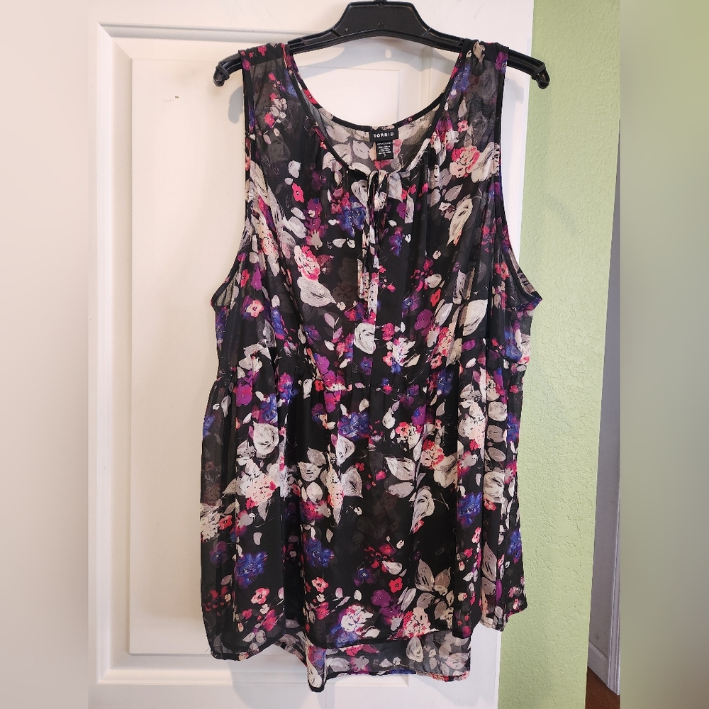 Torrid Black Floral Sleeveless Top